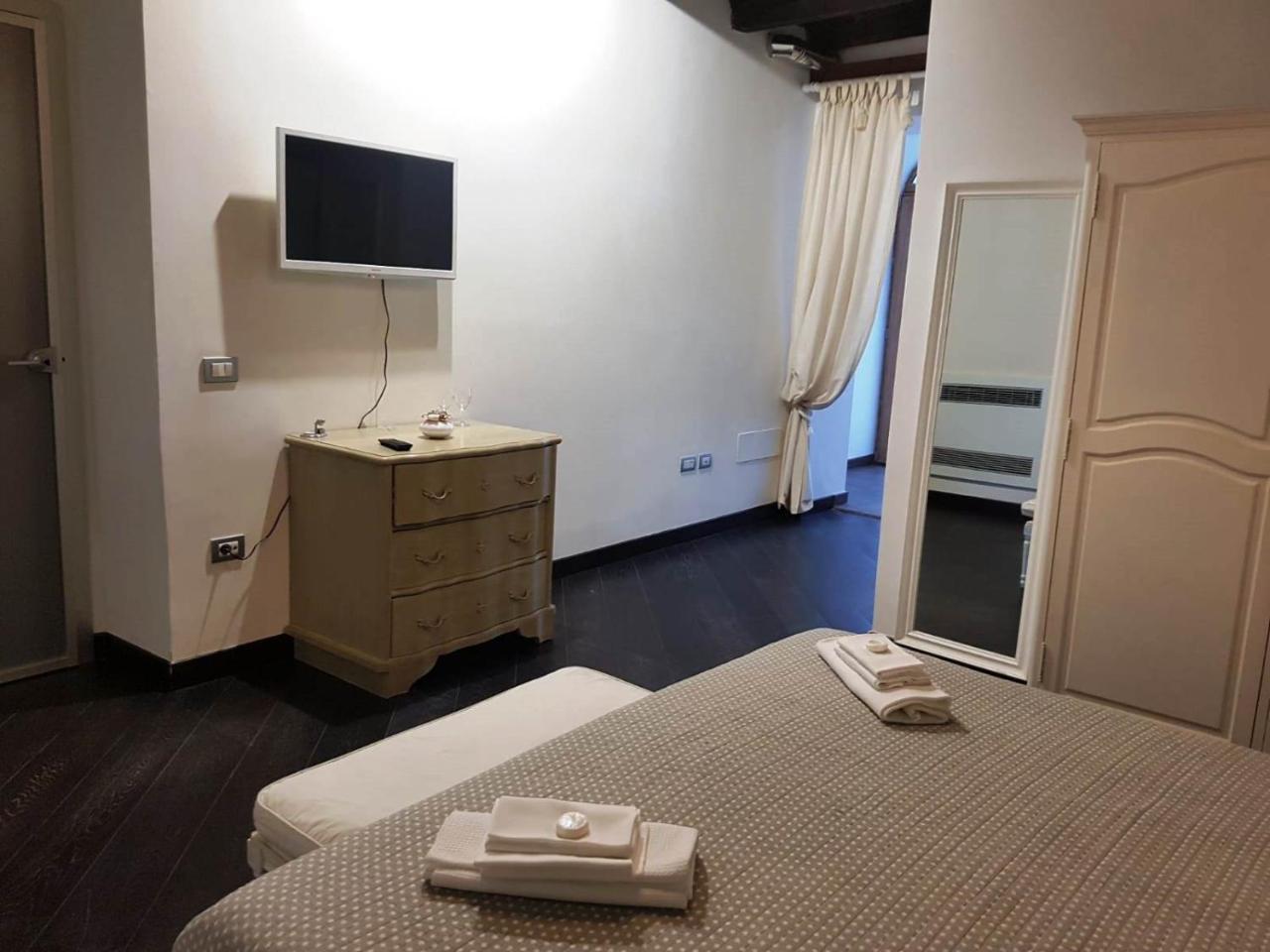 Zelzar Salerno Centro Hotel Buitenkant foto