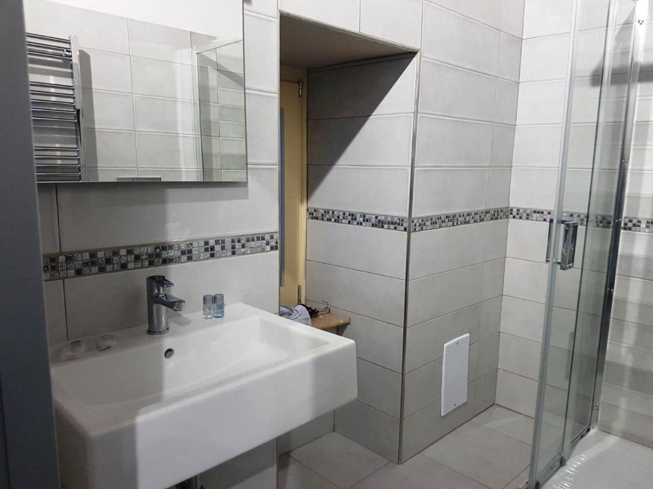 Zelzar Salerno Centro Hotel Buitenkant foto